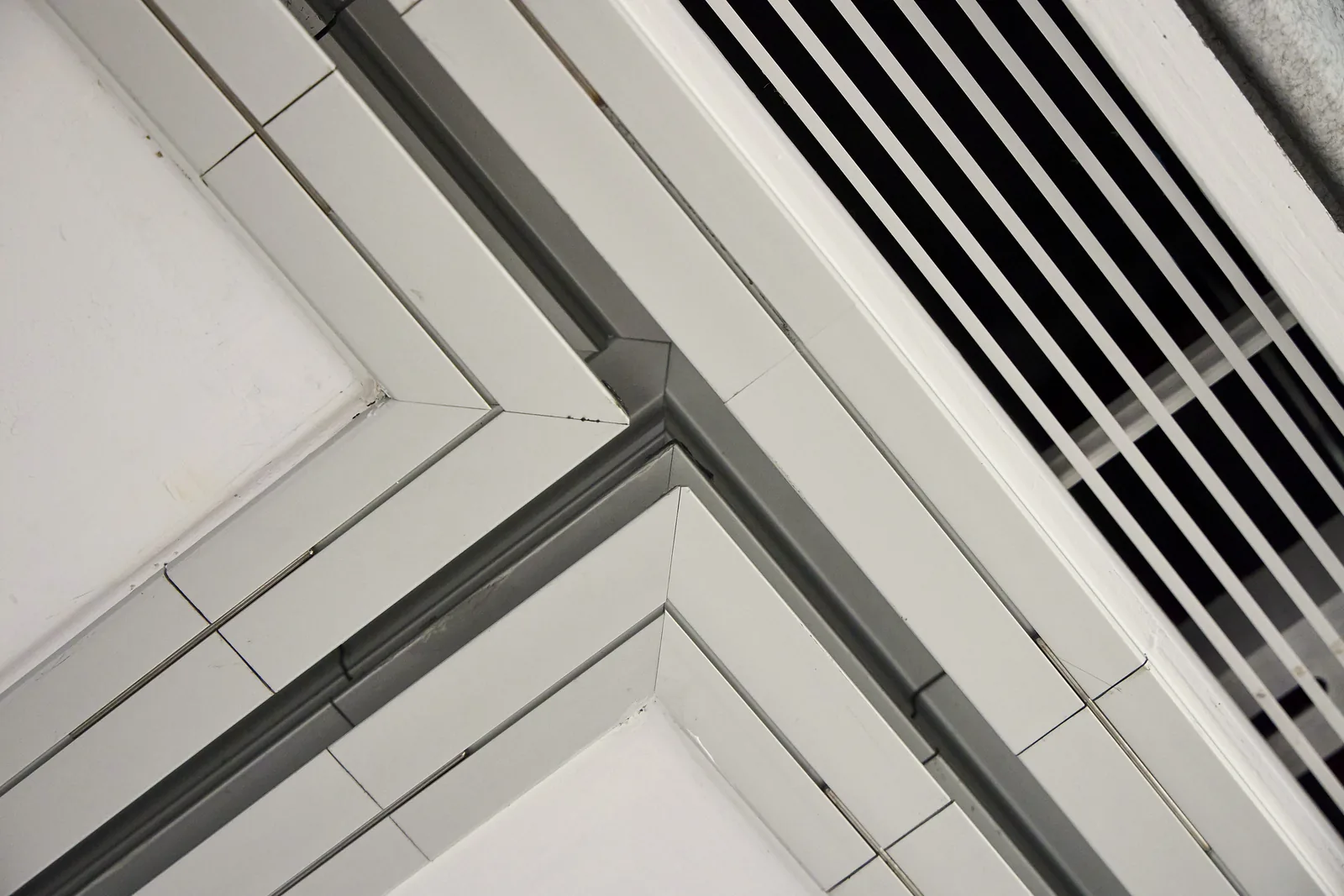 Ceiling track corner detail where the movable partition meets the ceiling